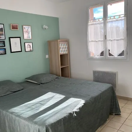 T2 Classé 2* Calme Au Coeur Du Village Provençale *