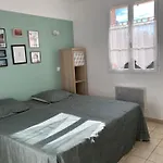 T2 Classe 2* Calme Au Coeur Du Village Provencale *