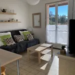 Appartement T2 Classe 2* Calme Au Coeur Du Village Provencale