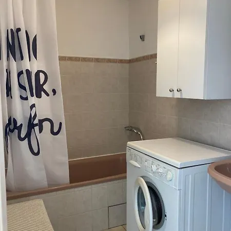 T2 Classe 2* Calme Au Coeur Du Village Provencale *