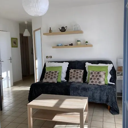 T2 Classe 2* Calme Au Coeur Du Village Provencale Apartmán *