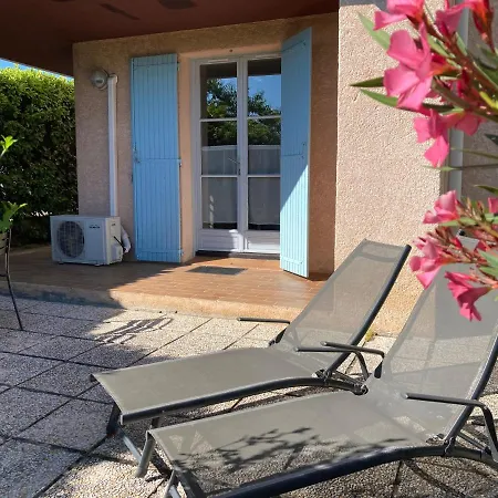 Apartment T2 Classe 2* Calme Au Coeur Du Village Provencale Greoux-les-Bains