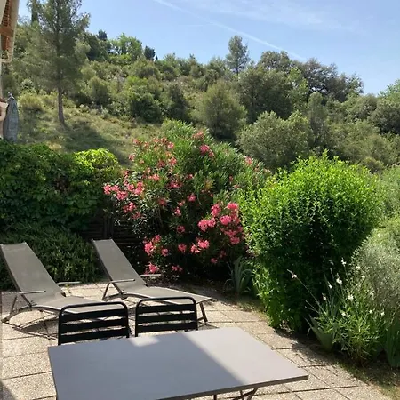 Apartment T2 Classe 2* Calme Au Coeur Du Village Provencale Greoux-les-Bains